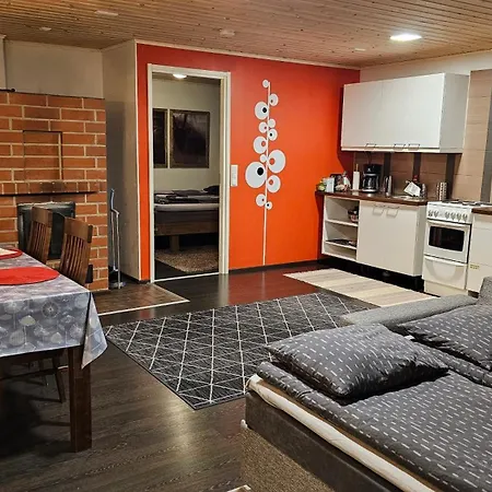 Tule Lomalle Luppoaikaan Ferienhaus *