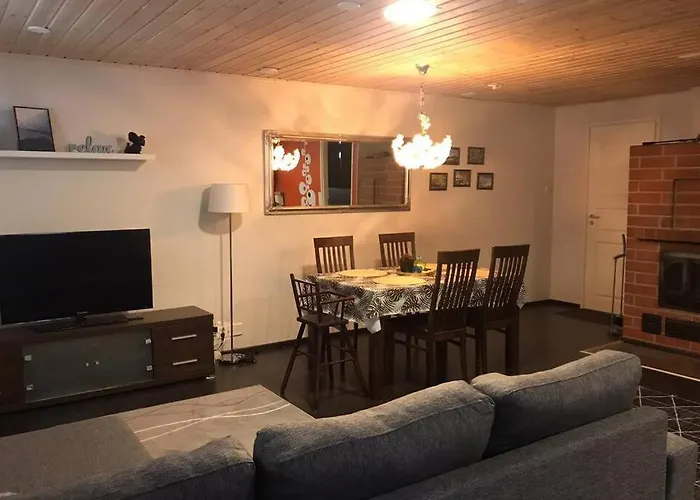 Tule Lomalle Luppoaikaan Ferienhaus *